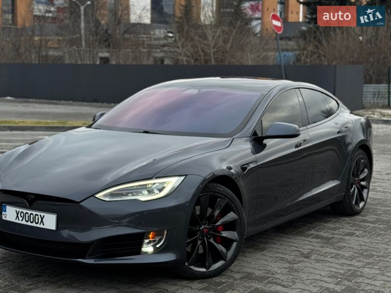 Лифтбек Tesla Model S 2019 в Днепре