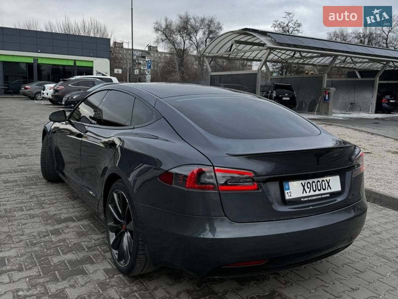 Лифтбек Tesla Model S 2019 в Днепре