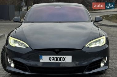 Лифтбек Tesla Model S 2019 в Днепре