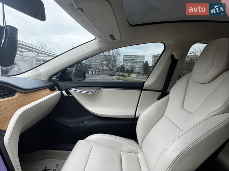 Лифтбек Tesla Model S 2019 в Днепре