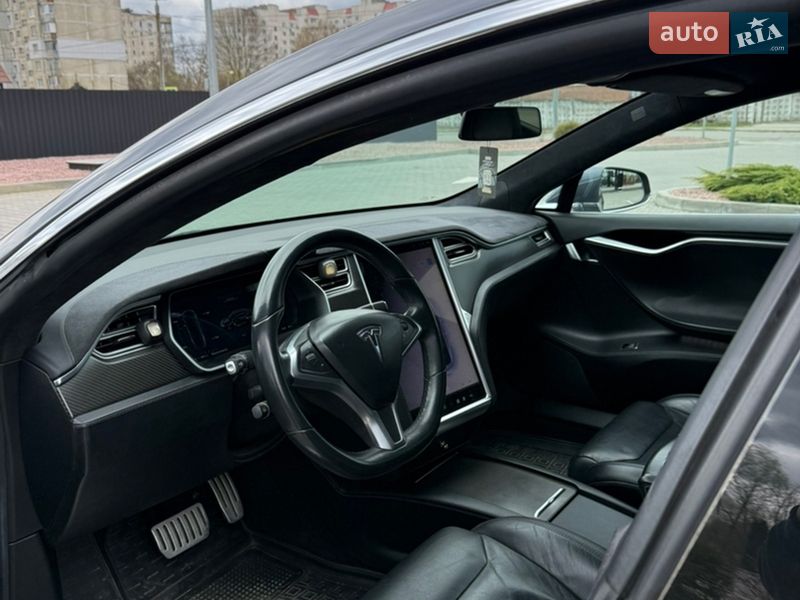 Лифтбек Tesla Model S 2017 в Хмельницком
