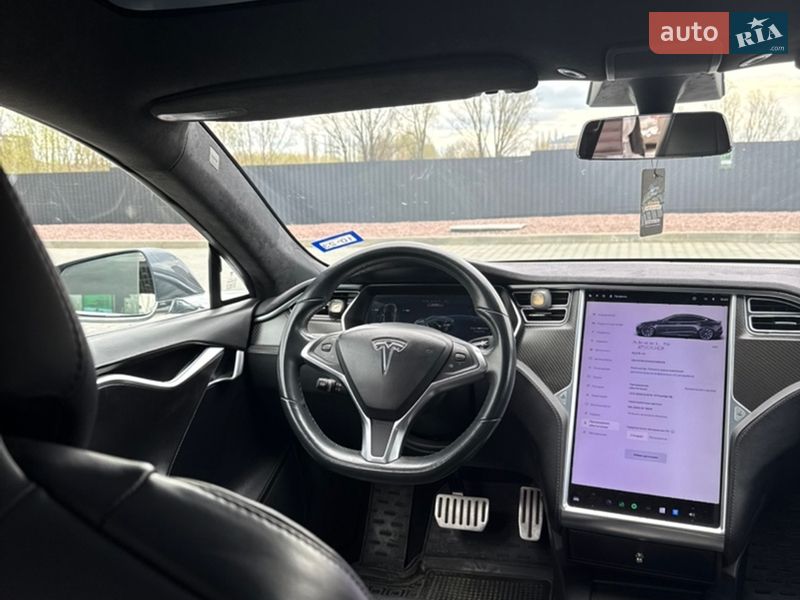 Лифтбек Tesla Model S 2017 в Хмельницком