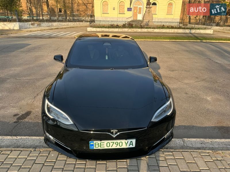 Tesla Model S 2018