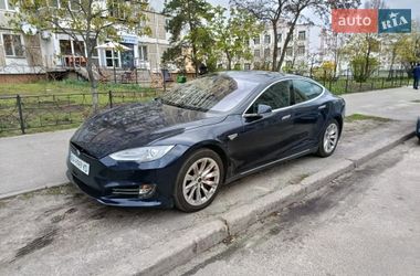 Лифтбек Tesla Model S 2015 в Киеве