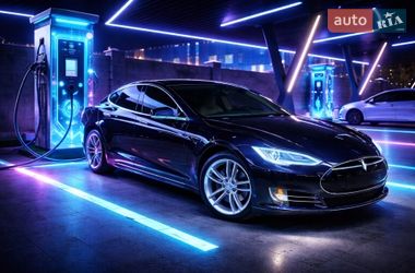 Ліфтбек Tesla Model S 2012 в Івано-Франківську