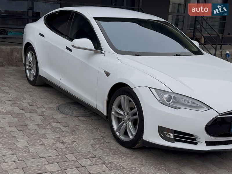 Ліфтбек Tesla Model S 2013 в Тернополі