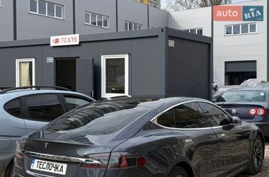 Лифтбек Tesla Model S 2019 в Киеве