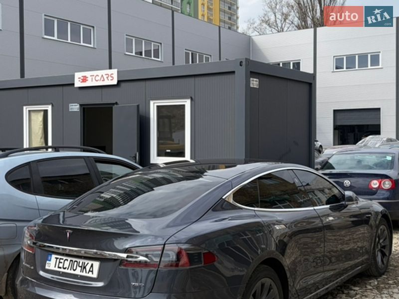 Лифтбек Tesla Model S 2019 в Киеве