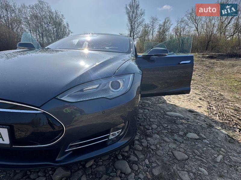 Ліфтбек Tesla Model S 2015 в Богородчанах