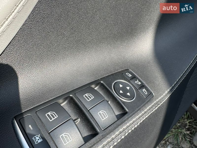 Ліфтбек Tesla Model S 2015 в Богородчанах