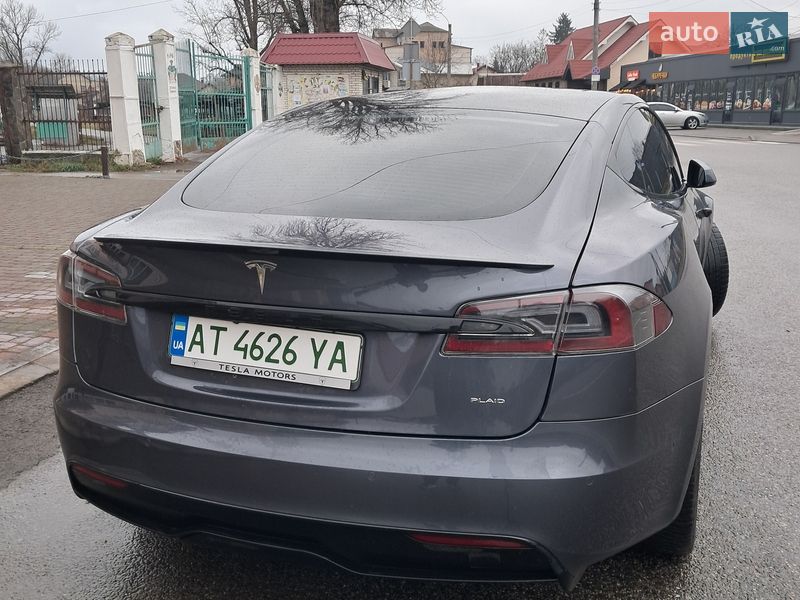 Лифтбек Tesla Model S 2021 в Коломые