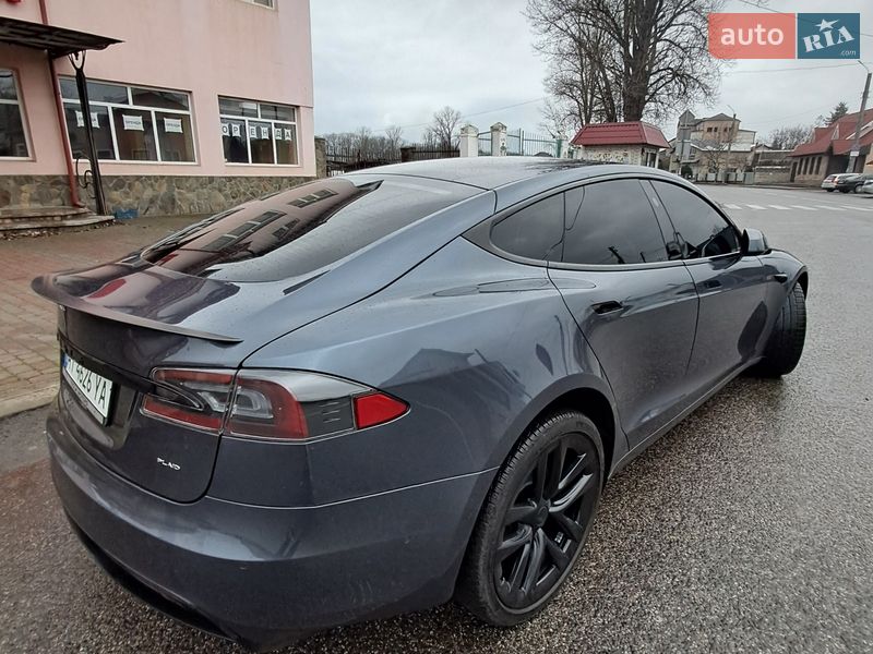 Лифтбек Tesla Model S 2021 в Коломые