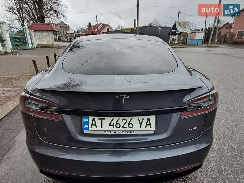 Лифтбек Tesla Model S 2021 в Коломые