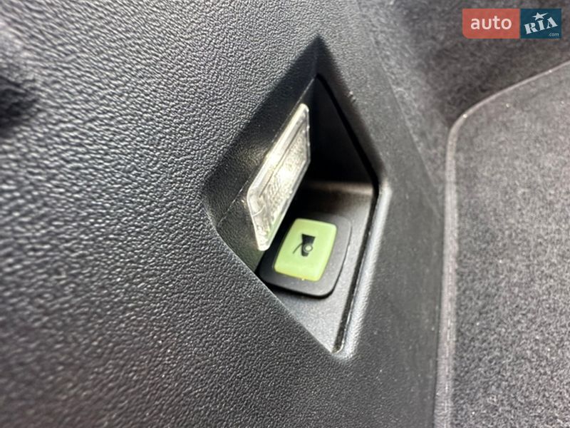 Ліфтбек Tesla Model S 2015 в Богородчанах