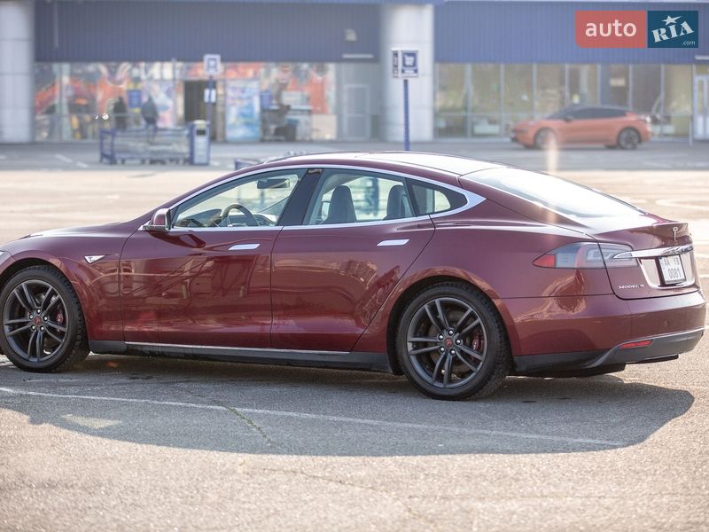 Лифтбек Tesla Model S 2012 в Киеве