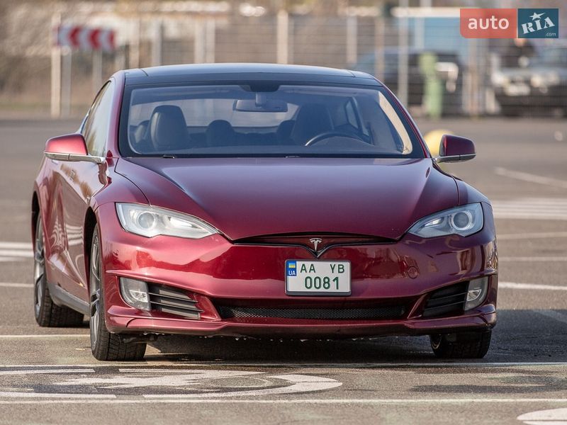 Лифтбек Tesla Model S 2012 в Киеве