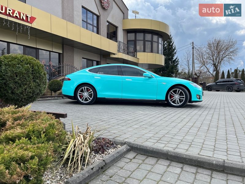 Ліфтбек Tesla Model S 2013 в Шепетівці