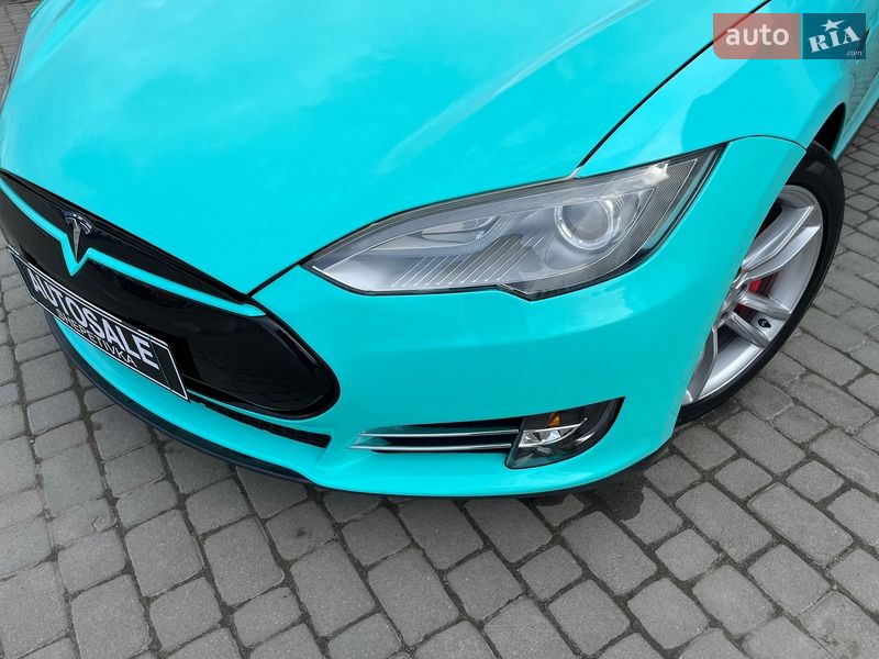 Ліфтбек Tesla Model S 2013 в Шепетівці