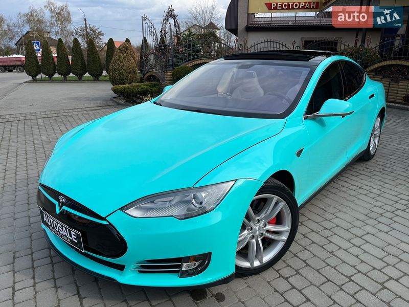 Ліфтбек Tesla Model S 2013 в Шепетівці