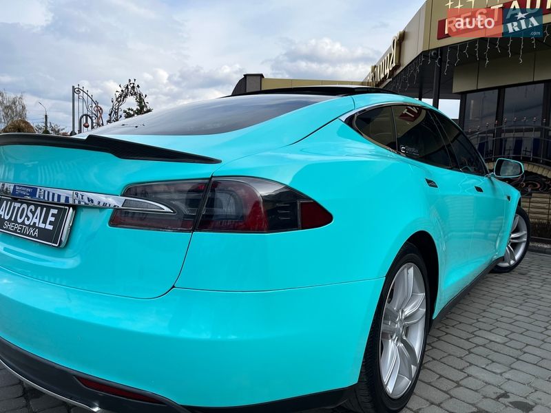 Ліфтбек Tesla Model S 2013 в Шепетівці