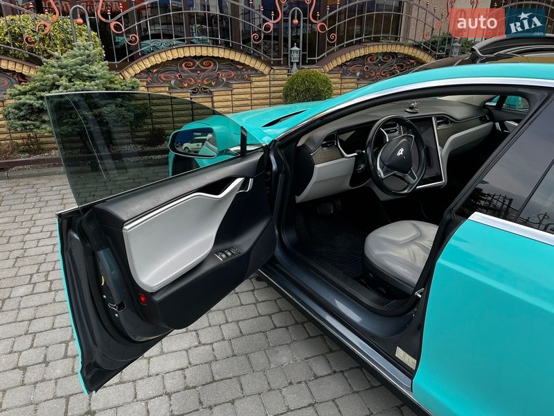 Ліфтбек Tesla Model S 2013 в Шепетівці