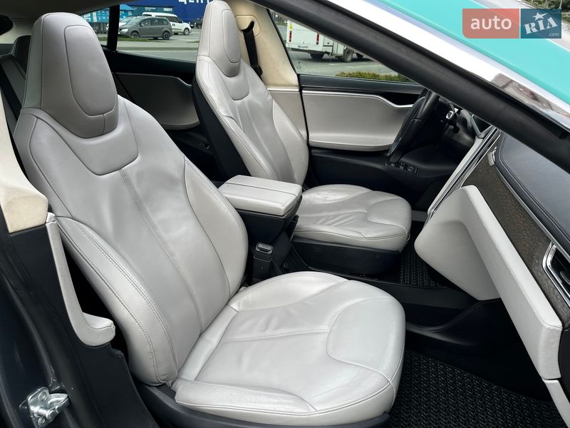 Ліфтбек Tesla Model S 2013 в Шепетівці