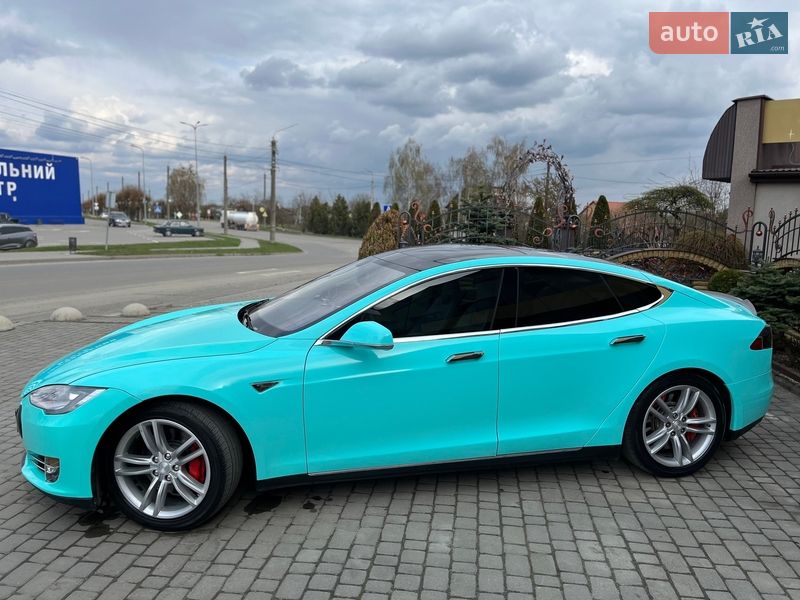 Ліфтбек Tesla Model S 2013 в Шепетівці