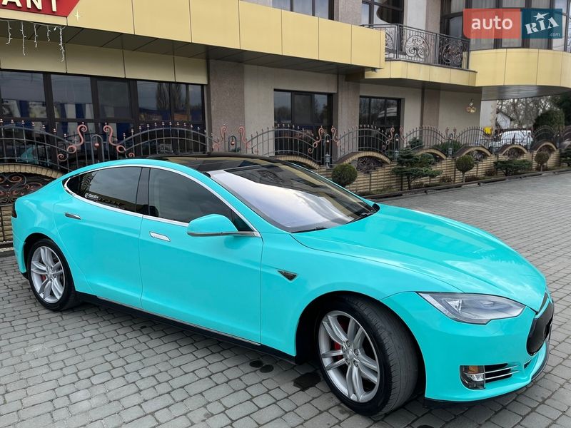 Ліфтбек Tesla Model S 2013 в Шепетівці