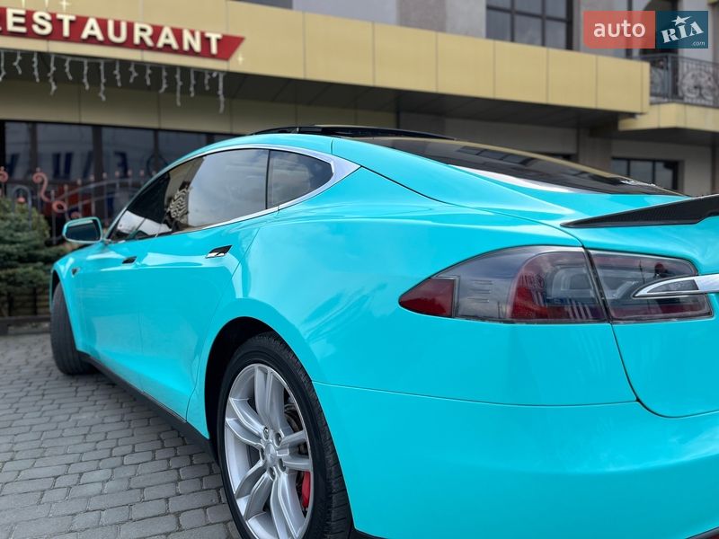 Ліфтбек Tesla Model S 2013 в Шепетівці