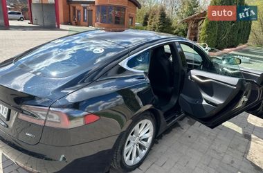 Лифтбек Tesla Model S 2017 в Киеве