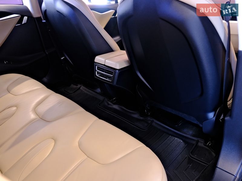 Лифтбек Tesla Model S 2014 в Одессе фото 37 Лифтбек Tesla Model S 2014 в Одессе