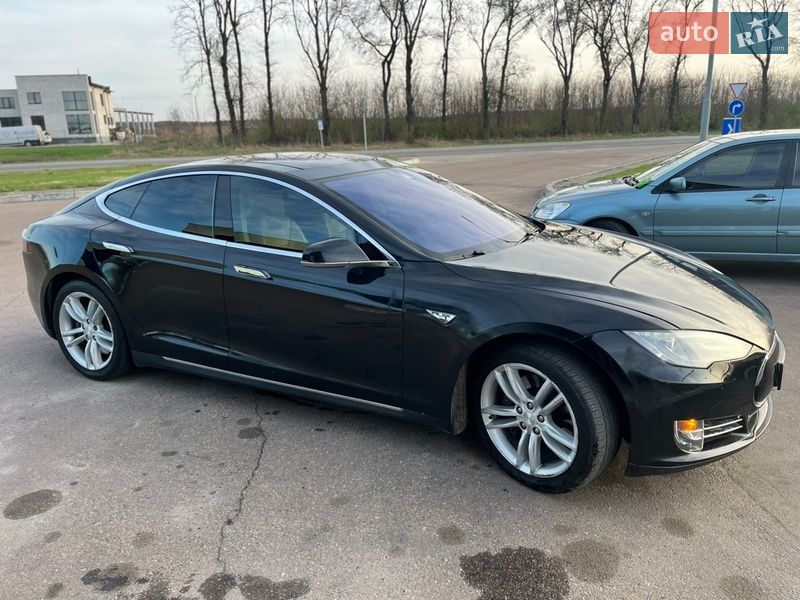 Лифтбек Tesla Model S 2016 в Львове фото 9 Лифтбек Tesla Model S 2016 в Львове