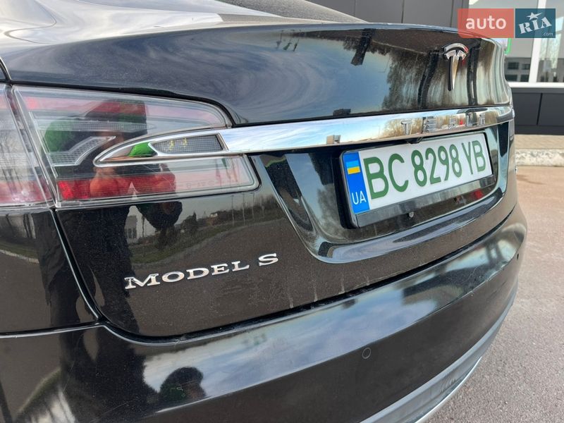 Лифтбек Tesla Model S 2016 в Львове фото 17 Лифтбек Tesla Model S 2016 в Львове