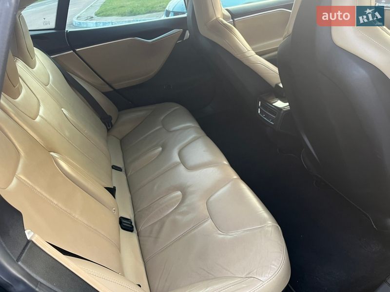 Лифтбек Tesla Model S 2016 в Львове фото 21 Лифтбек Tesla Model S 2016 в Львове