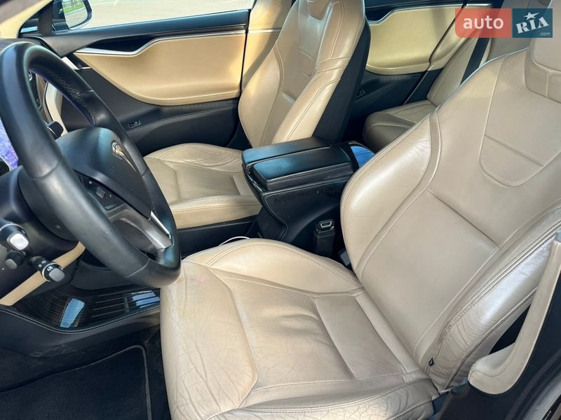 Лифтбек Tesla Model S 2016 в Львове фото 37 Лифтбек Tesla Model S 2016 в Львове