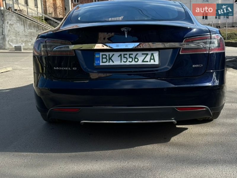 Лифтбек Tesla Model S 2015 в Львове фото 10 Лифтбек Tesla Model S 2015 в Львове