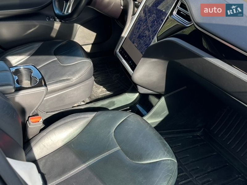 Лифтбек Tesla Model S 2015 в Львове фото 14 Лифтбек Tesla Model S 2015 в Львове