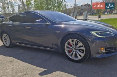 Ліфтбек Tesla Model S 2016 в Миколаєві