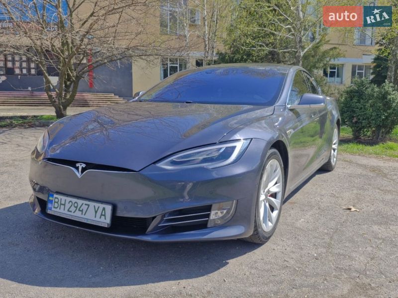 Лифтбек Tesla Model S 2016 в Николаеве