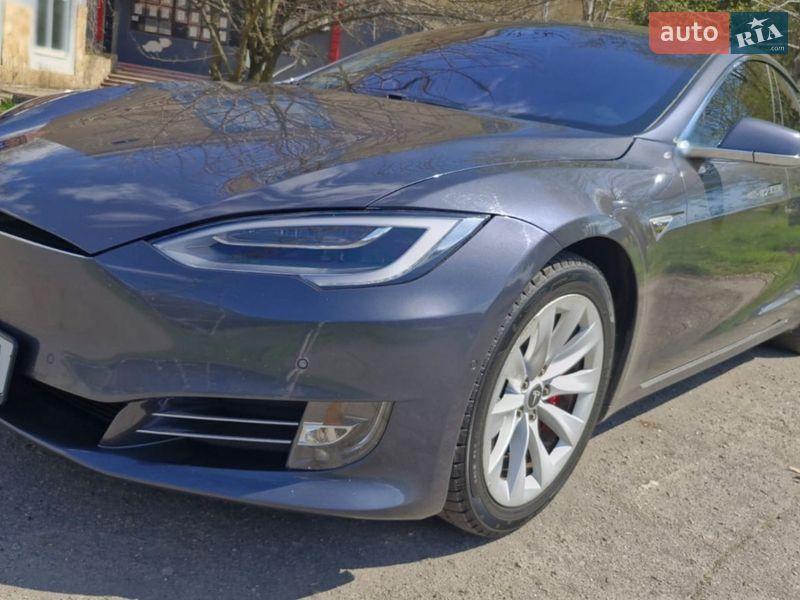 Лифтбек Tesla Model S 2016 в Николаеве