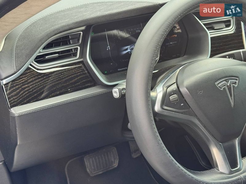 Ліфтбек Tesla Model S 2017 в Одесі