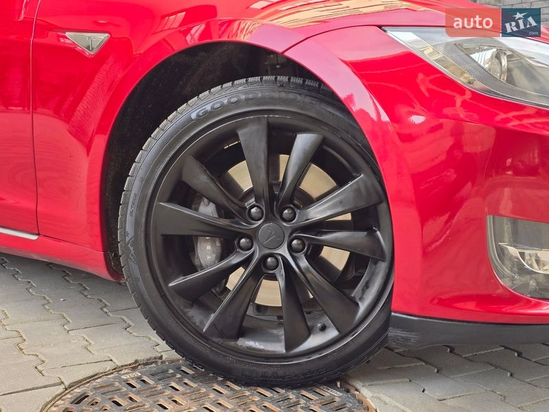 Ліфтбек Tesla Model S 2014 в Хмельницькому фото 6 Ліфтбек Tesla Model S 2014 в Хмельницькому