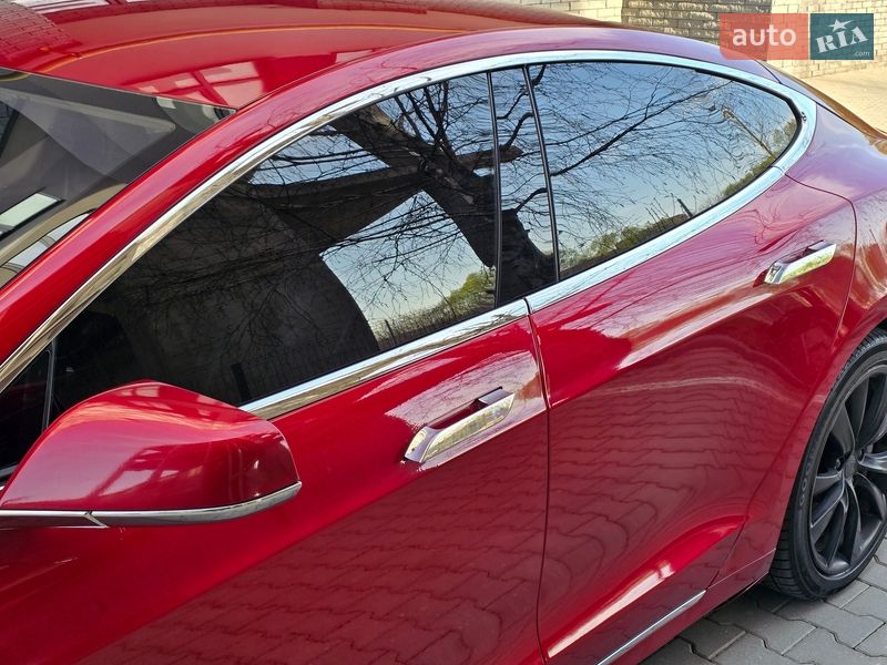 Ліфтбек Tesla Model S 2014 в Хмельницькому фото 17 Ліфтбек Tesla Model S 2014 в Хмельницькому