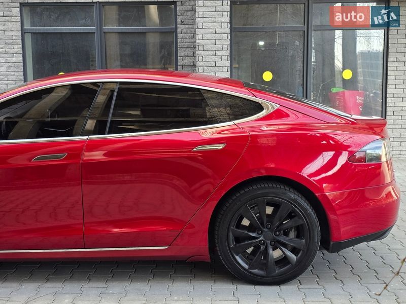 Ліфтбек Tesla Model S 2014 в Хмельницькому фото 19 Ліфтбек Tesla Model S 2014 в Хмельницькому