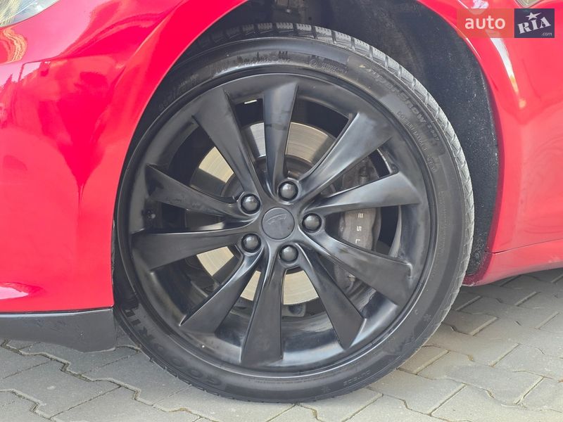 Ліфтбек Tesla Model S 2014 в Хмельницькому фото 28 Ліфтбек Tesla Model S 2014 в Хмельницькому