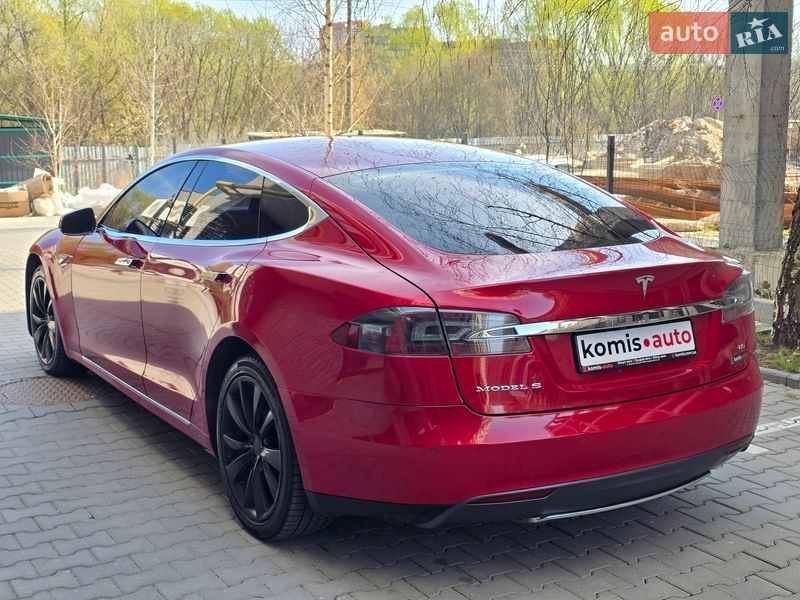 Ліфтбек Tesla Model S 2014 в Хмельницькому фото 32 Ліфтбек Tesla Model S 2014 в Хмельницькому