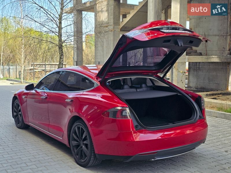 Ліфтбек Tesla Model S 2014 в Хмельницькому фото 74 Ліфтбек Tesla Model S 2014 в Хмельницькому