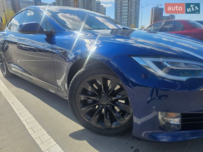 Ліфтбек Tesla Model S 2017 в Броварах