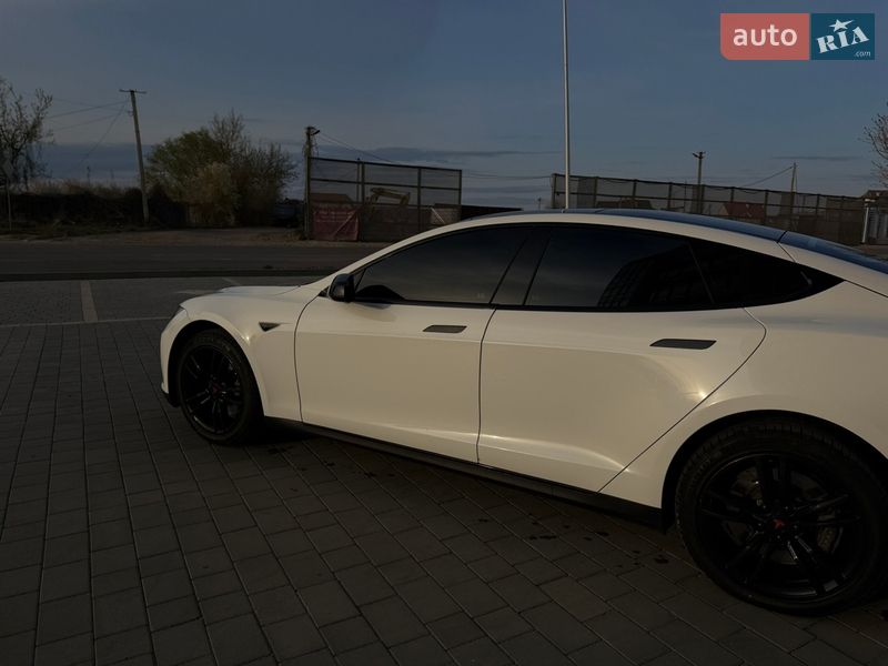 Лифтбек Tesla Model S 2013 в Ивано-Франковске фото 7 Лифтбек Tesla Model S 2013 в Ивано-Франковске