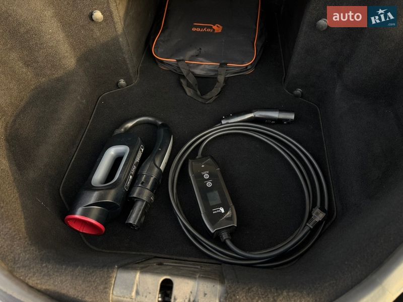 Лифтбек Tesla Model S 2013 в Ивано-Франковске фото 12 Лифтбек Tesla Model S 2013 в Ивано-Франковске